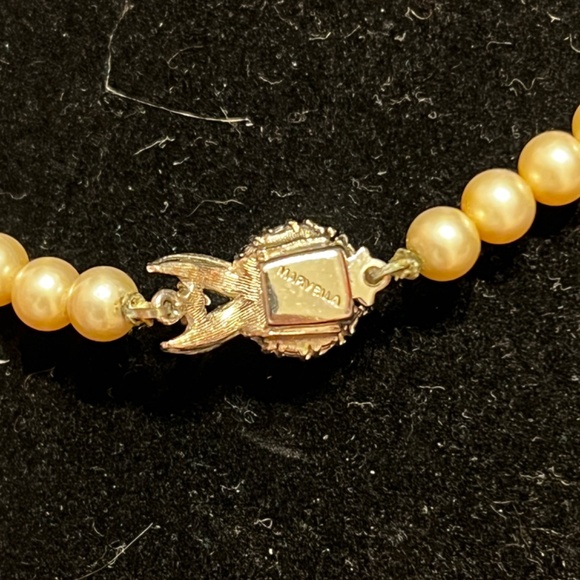Vintage Marvella Faux Pearl Necklace with Ornate Decorative Clasp - Picture 5 of 6